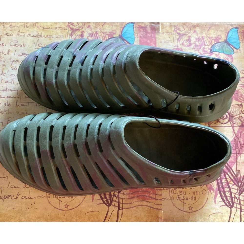 OT Revolution Mens Green Tie Dye Garden or Swim Sandals Men M 10-11